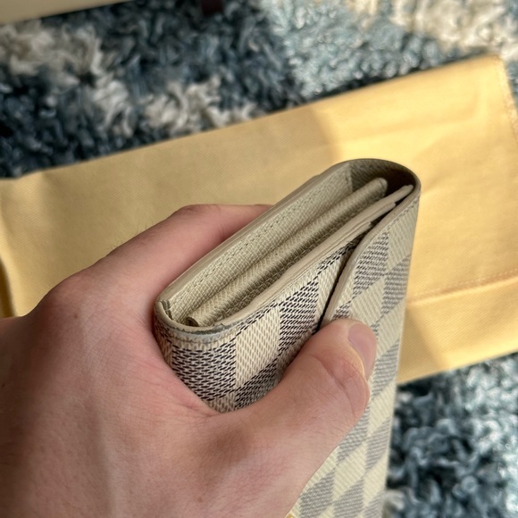 Louis Vuitton Sarah Wallet - Picture 9 of 12